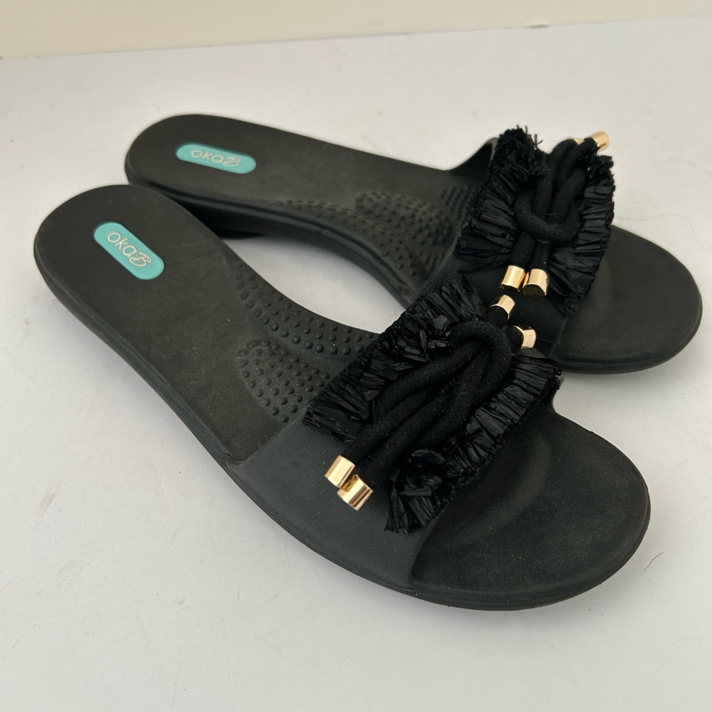 Oka.b Raffi Slide Sandals. Size M/L (8.5-9.5) Decent shape. Made in USA